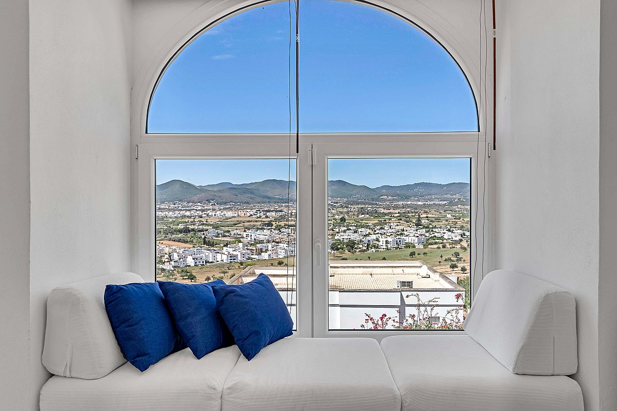 Villa with panoramic sea views in exclusive gated community - 20