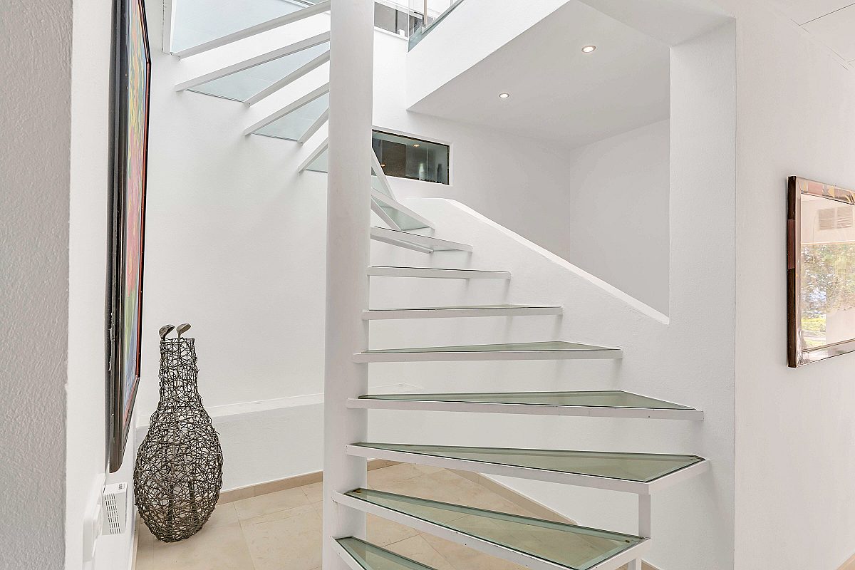 Villa with panoramic sea views in exclusive gated community - 13