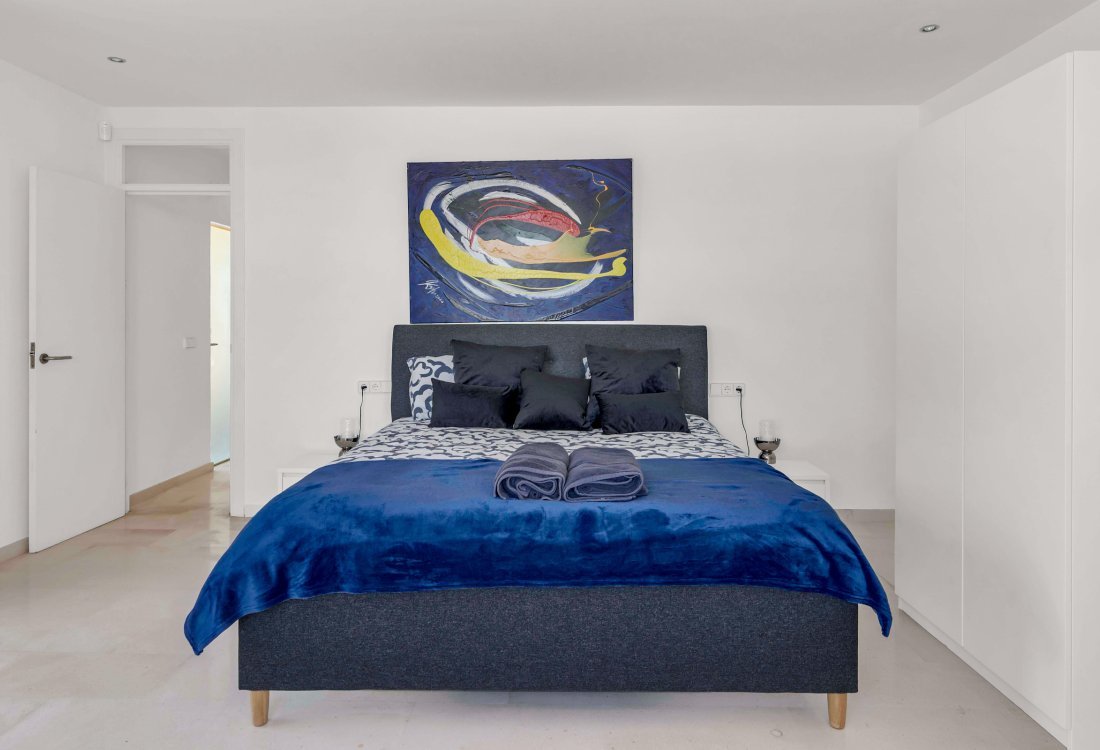 Villa with panoramic sea views in exclusive gated community - 37