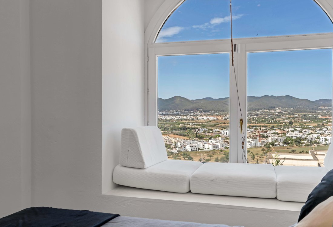 Villa with panoramic sea views in exclusive gated community - 33