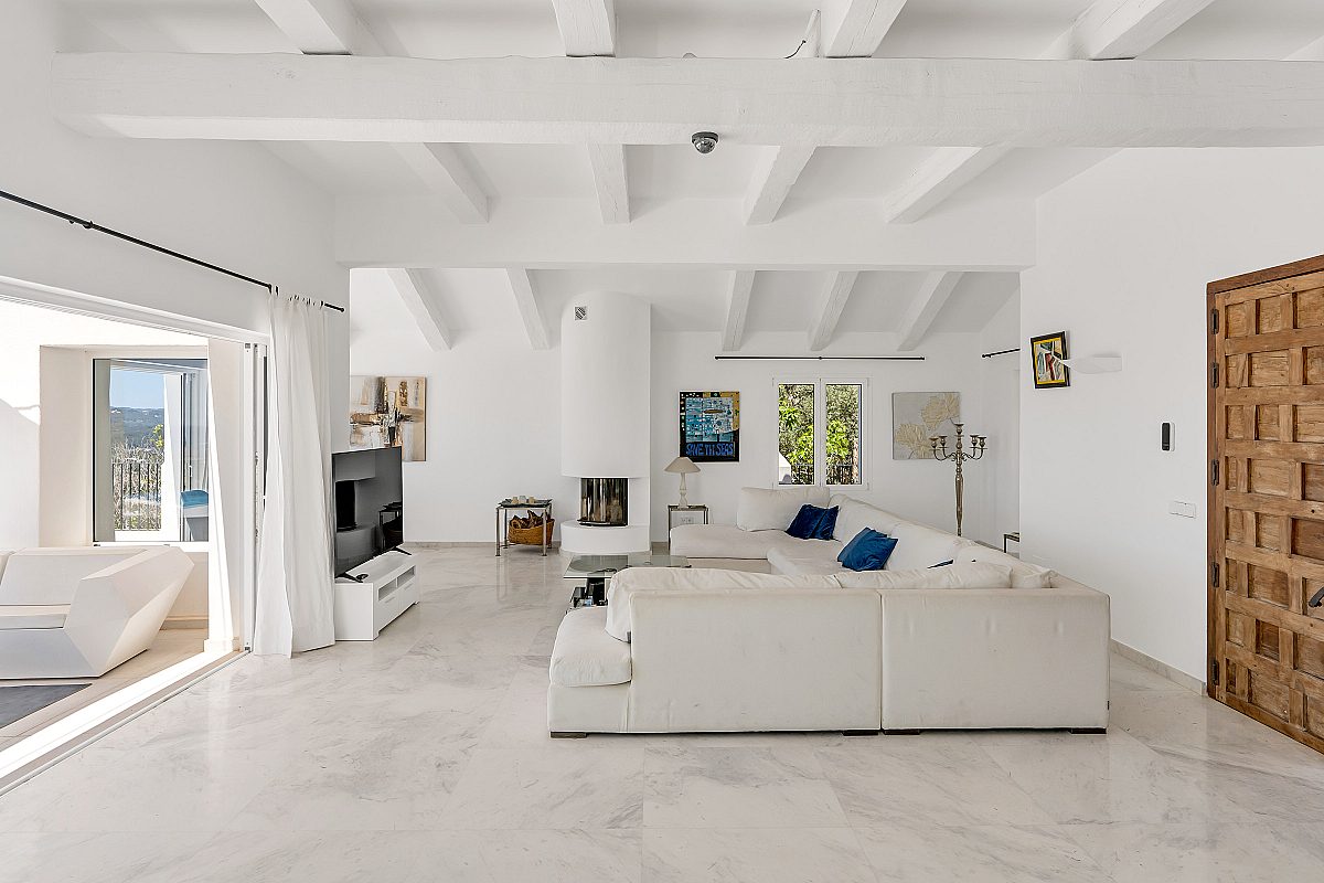 Villa with panoramic sea views in exclusive gated community - 10