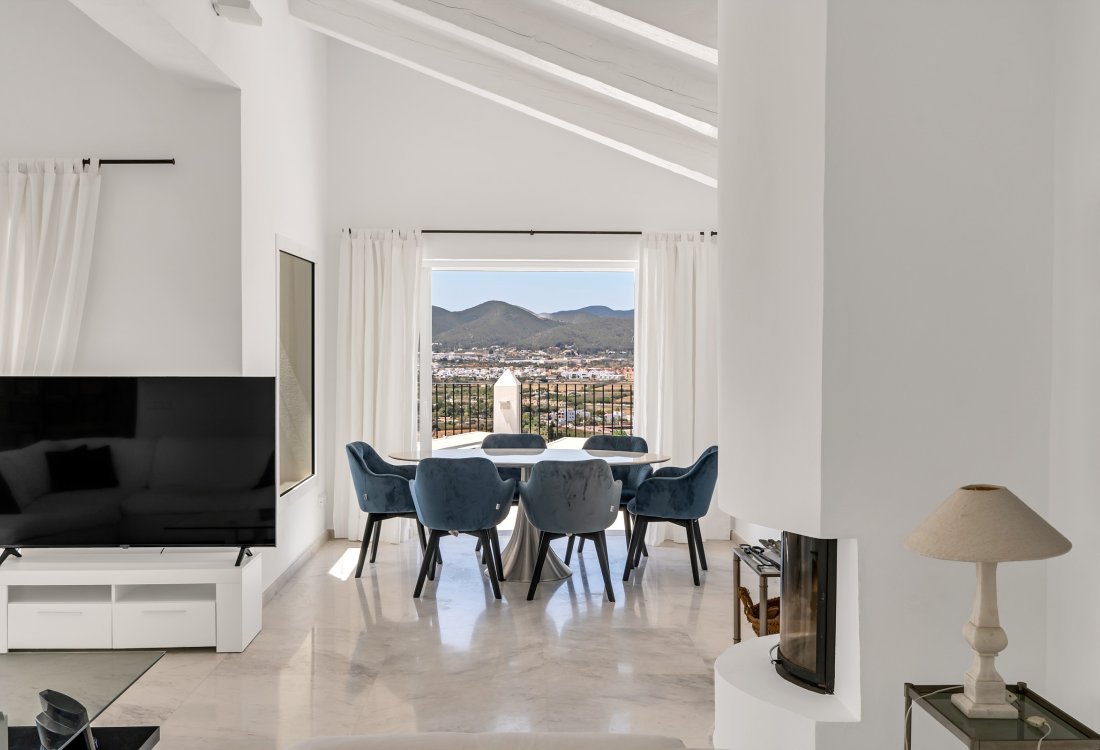 Villa with panoramic sea views in exclusive gated community - 21
