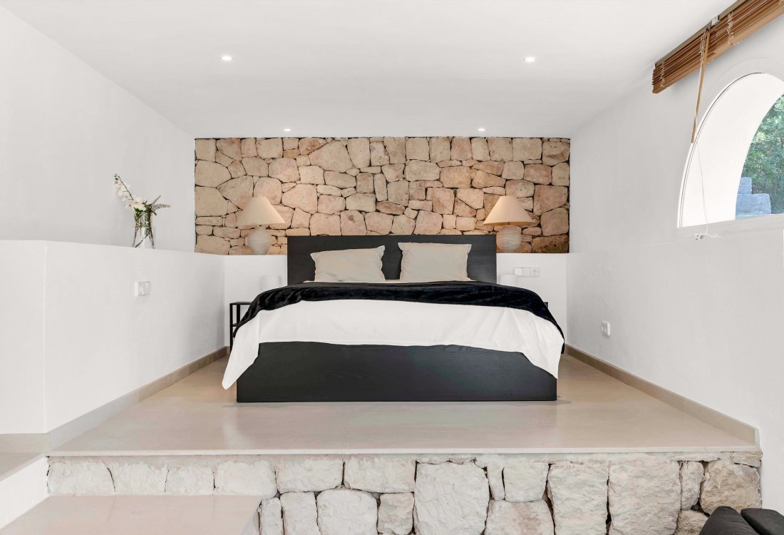 Villa with panoramic sea views in exclusive gated community - 45