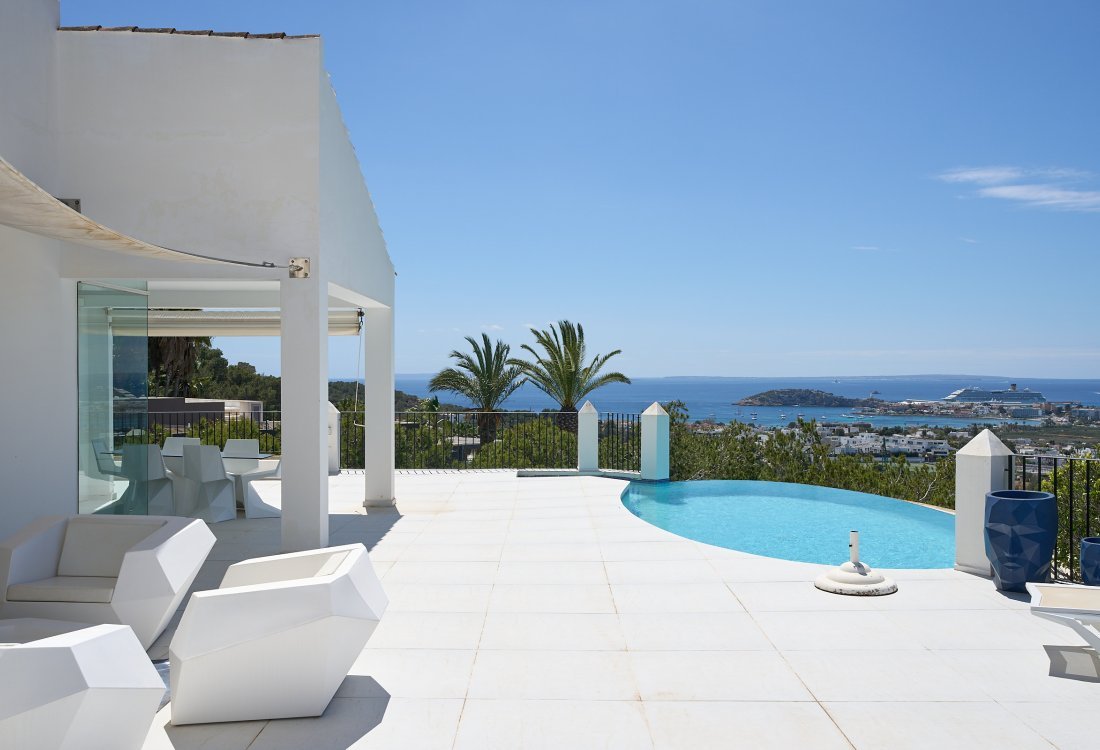 Villa with panoramic sea views in exclusive gated community - 5