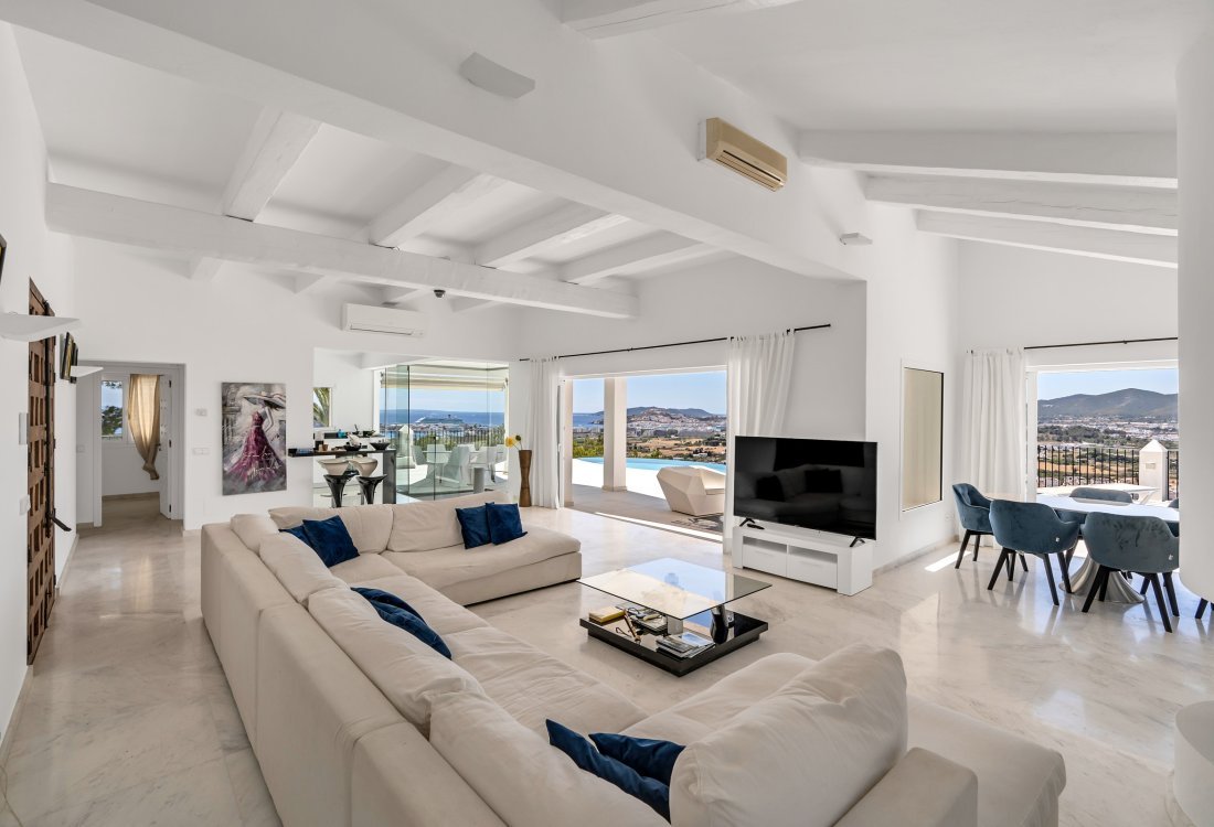 Villa with panoramic sea views in exclusive gated community - 15