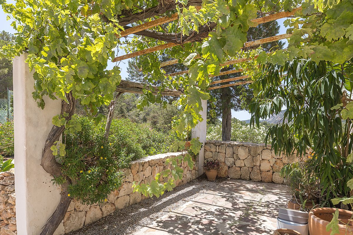 Mediterrane Villa mit Tennisplatz in begehrter Lage - 26