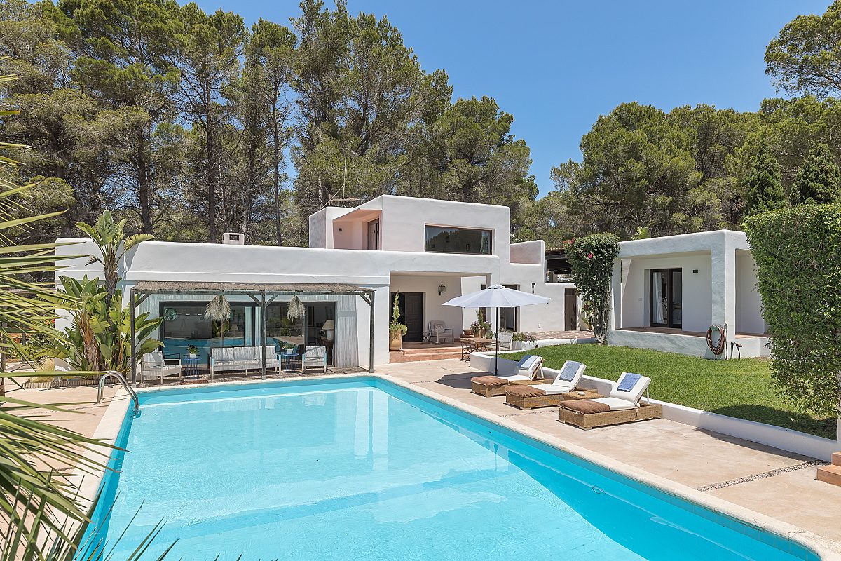 Mediterrane Villa mit Tennisplatz in begehrter Lage - 1