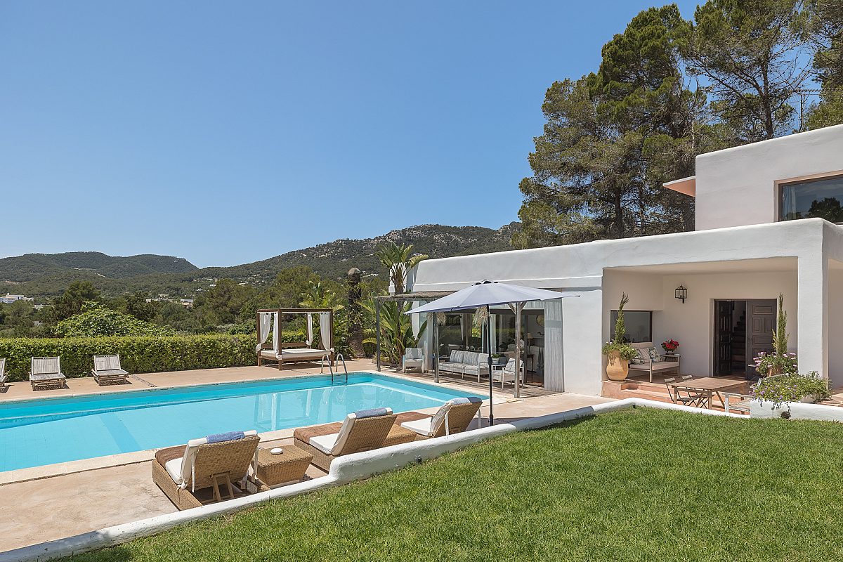 Mediterrane Villa mit Tennisplatz in begehrter Lage - 17