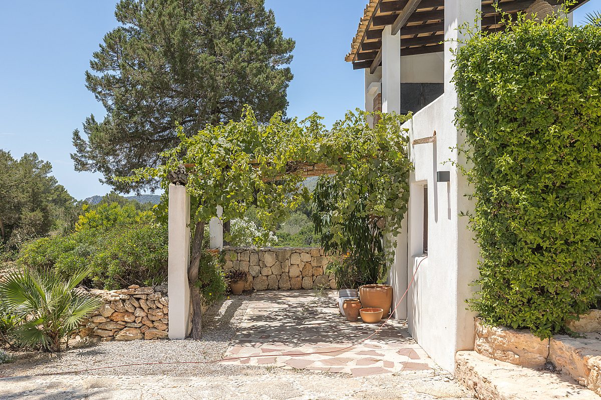 Mediterrane Villa mit Tennisplatz in begehrter Lage - 25