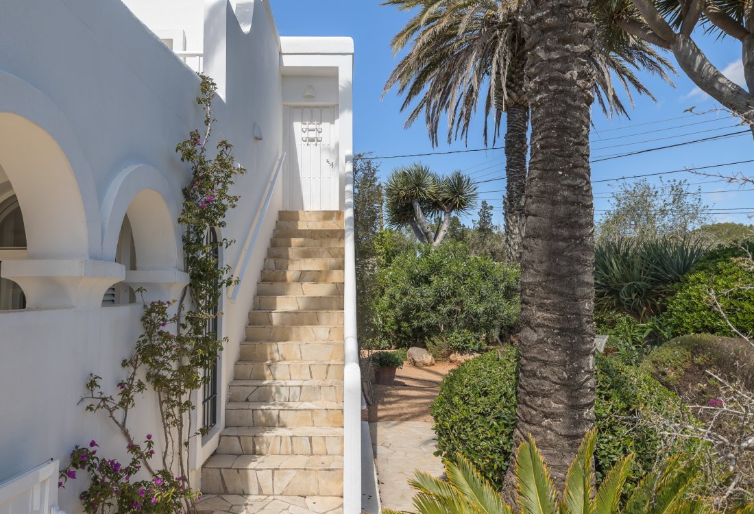 Villa mediterránea con hermoso jardín cerca de la ciudad - 38