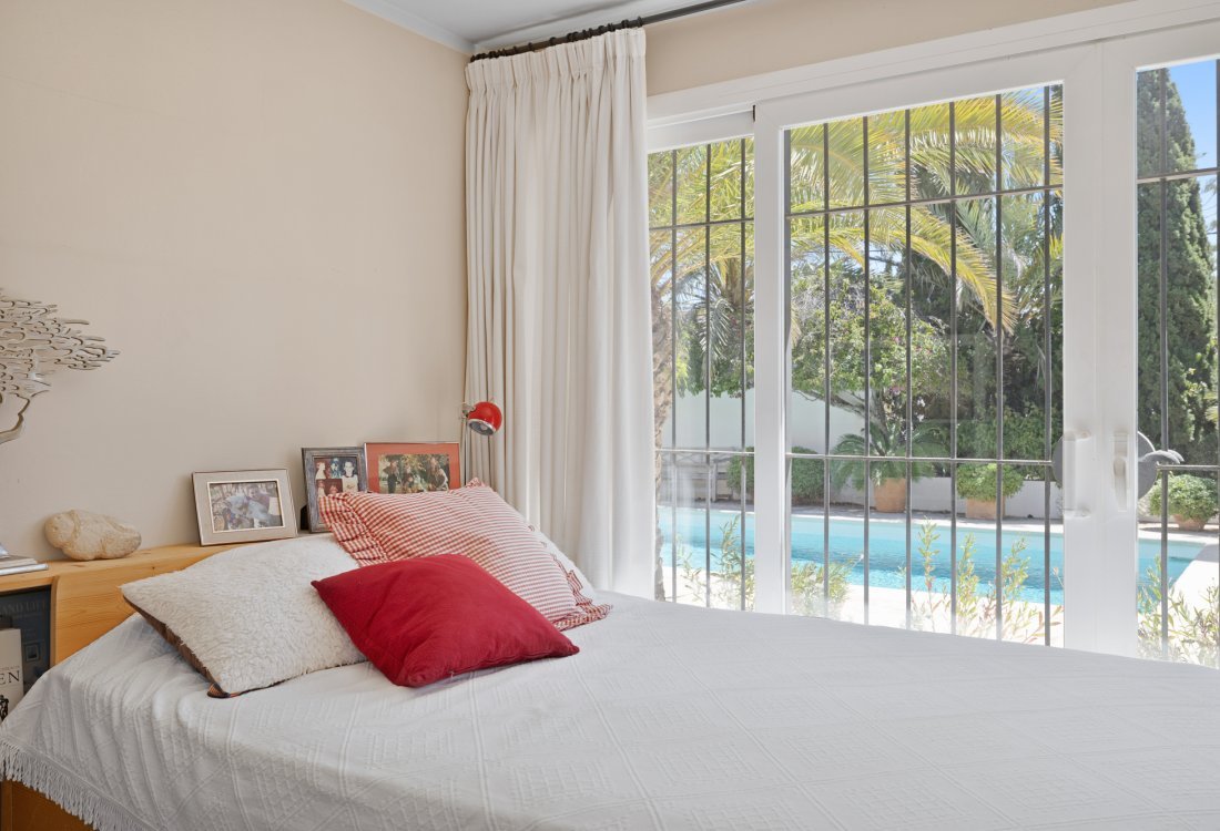 Villa mediterránea con hermoso jardín cerca de la ciudad - 14