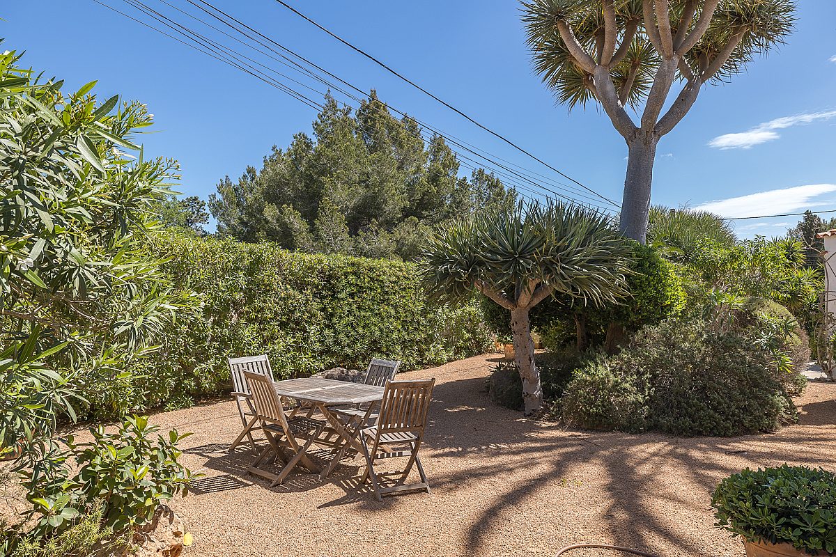Mediterrane Villa mit wunderschönem Garten in Stadtnähe - 21