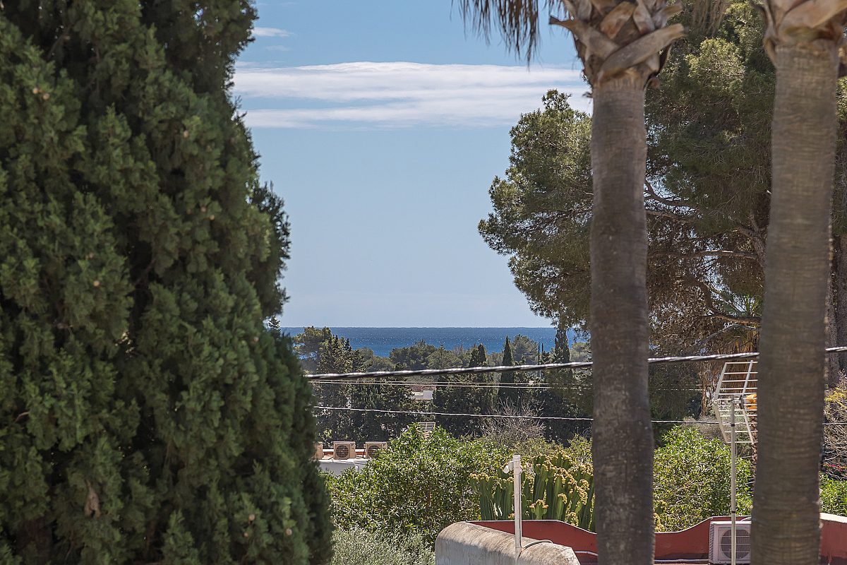Mediterrane Villa mit wunderschönem Garten in Stadtnähe - 23