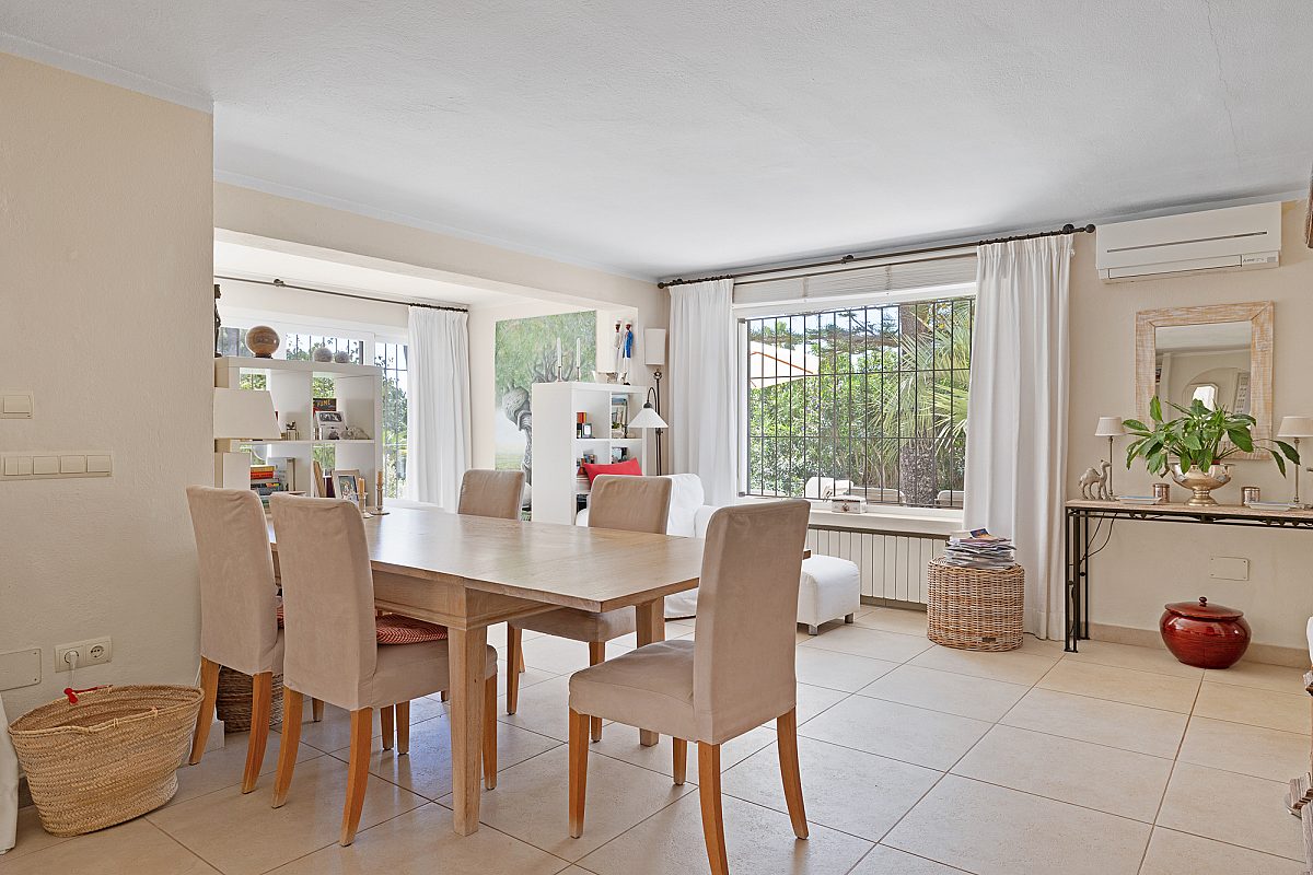 Mediterrane Villa mit wunderschönem Garten in Stadtnähe - 5