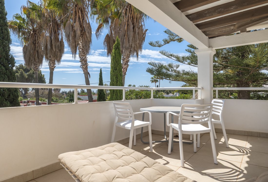 Villa mediterránea con hermoso jardín cerca de la ciudad - 32