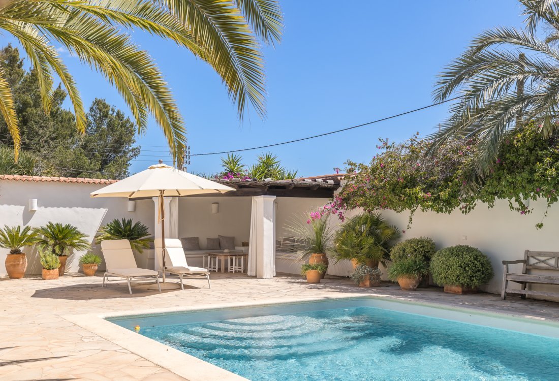 Villa mediterránea con hermoso jardín cerca de la ciudad - 36