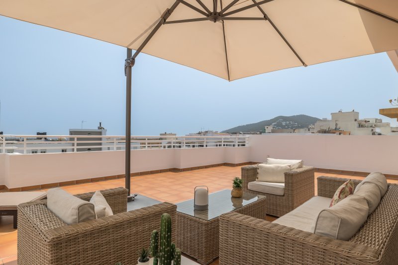 Zentral gelegenes Penthouse mit Panoramablick - 1