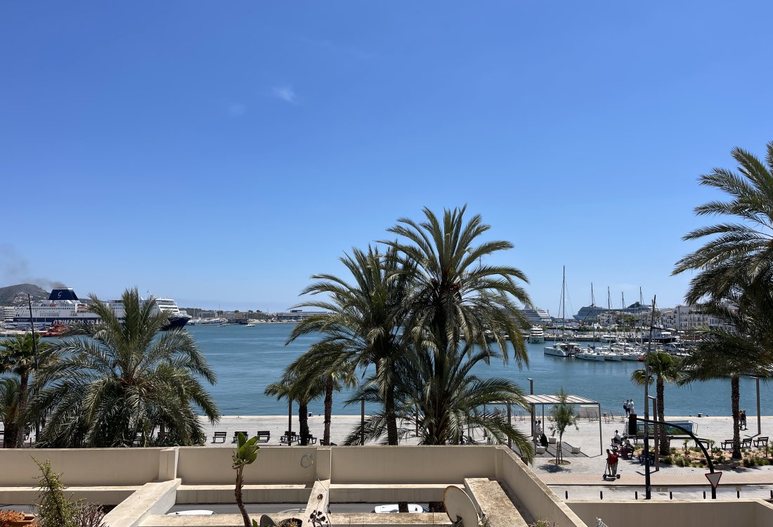 Apartment first line of the port - 1