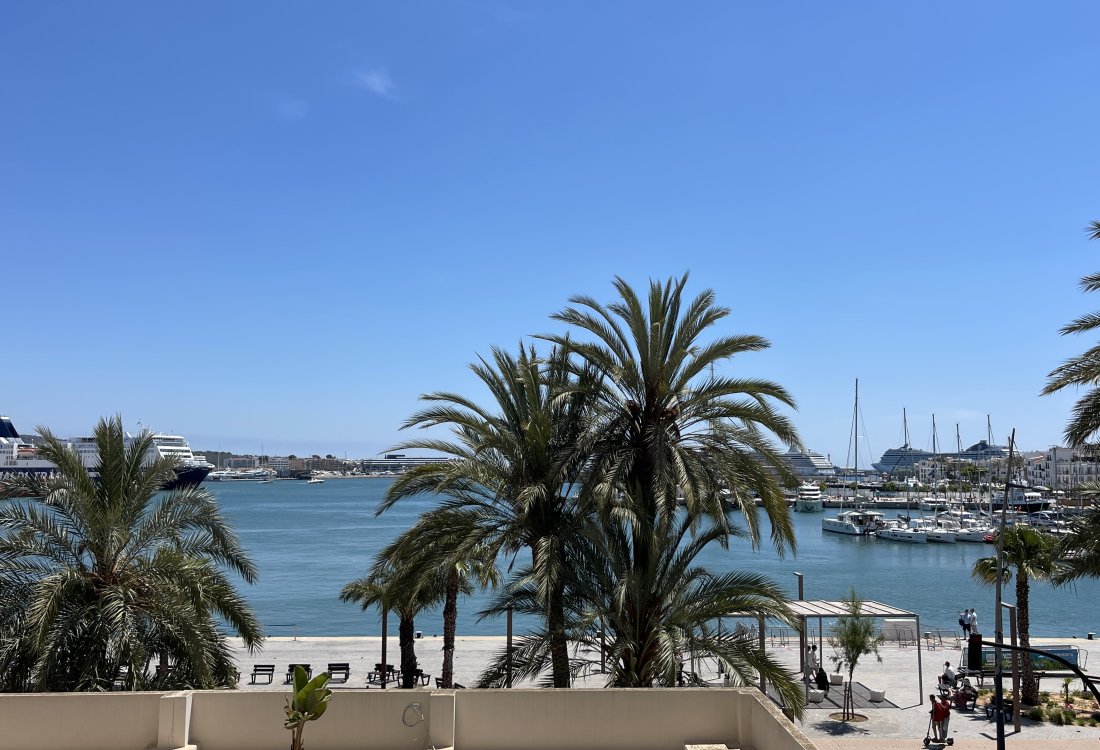 Apartment first line of the port - 16