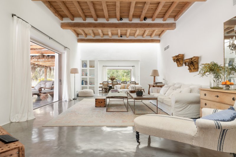 Classic Blakstad finca in prime location - 2