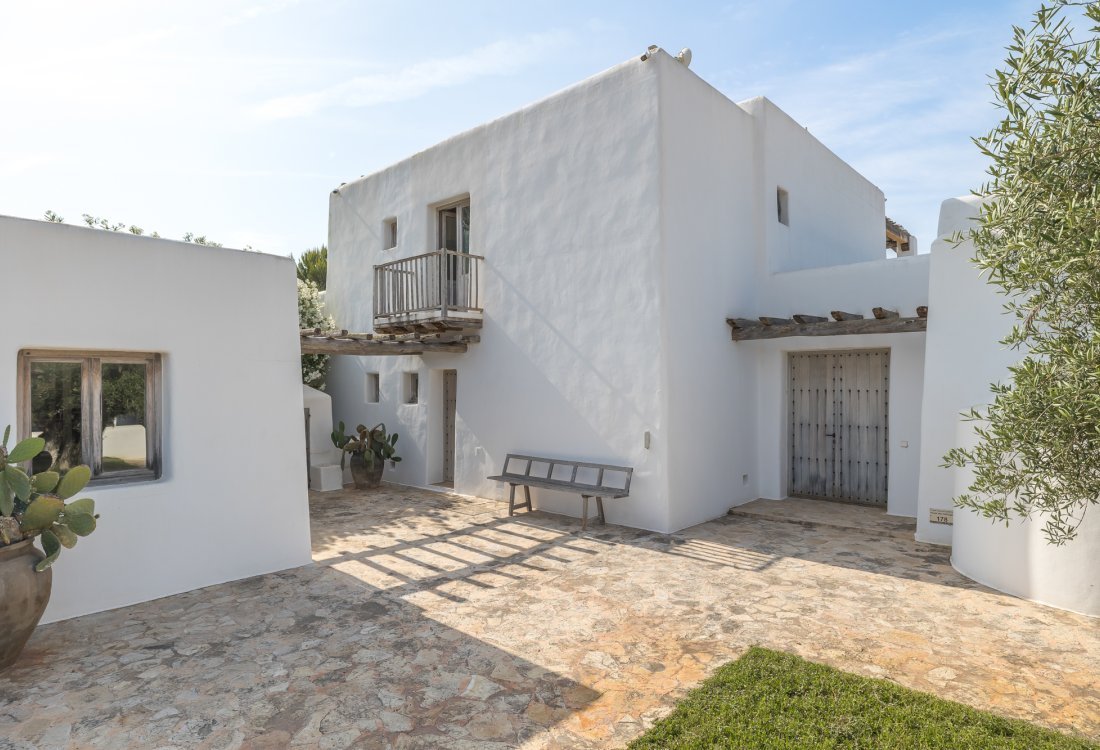 Classic Blakstad finca in prime location - 10