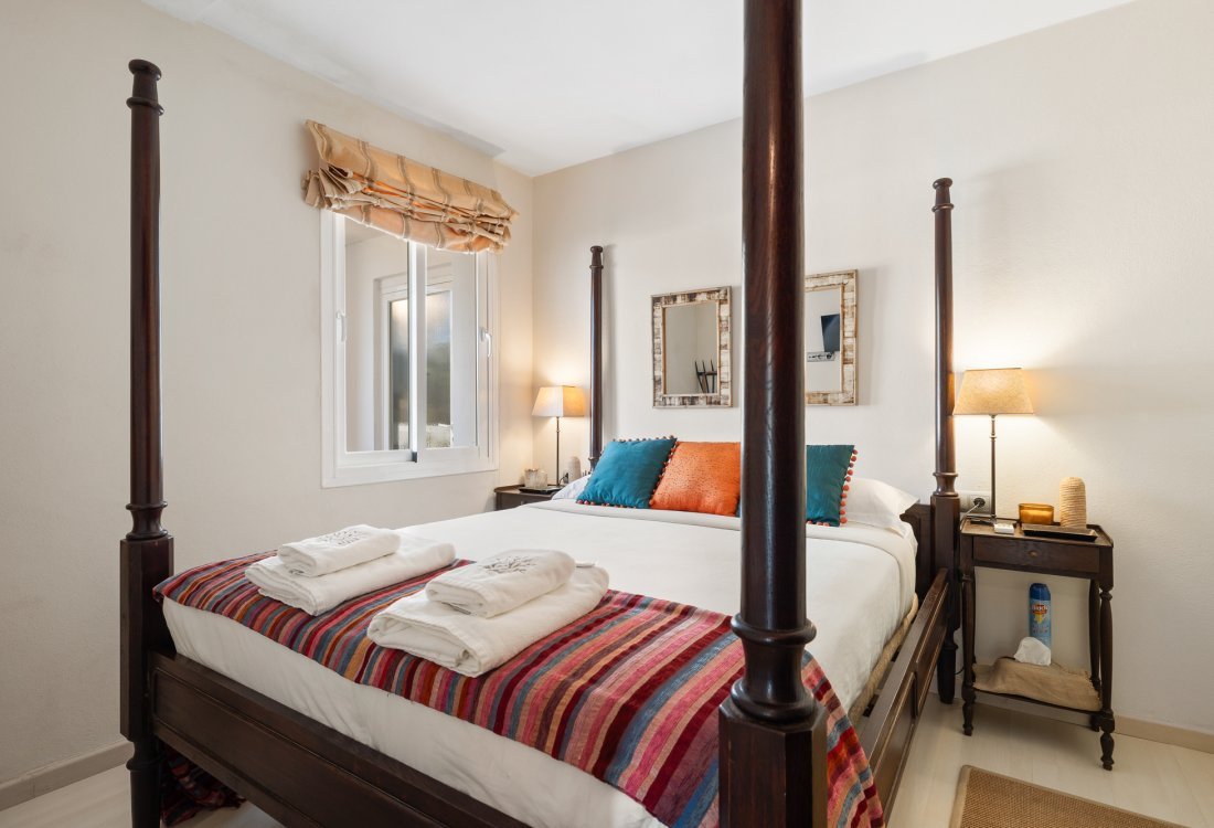 Wohnliche mediterrane Villa mit offenem Blick - 25