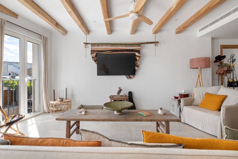 Elegant penthouse with contemporary design and private roof terrace - 5