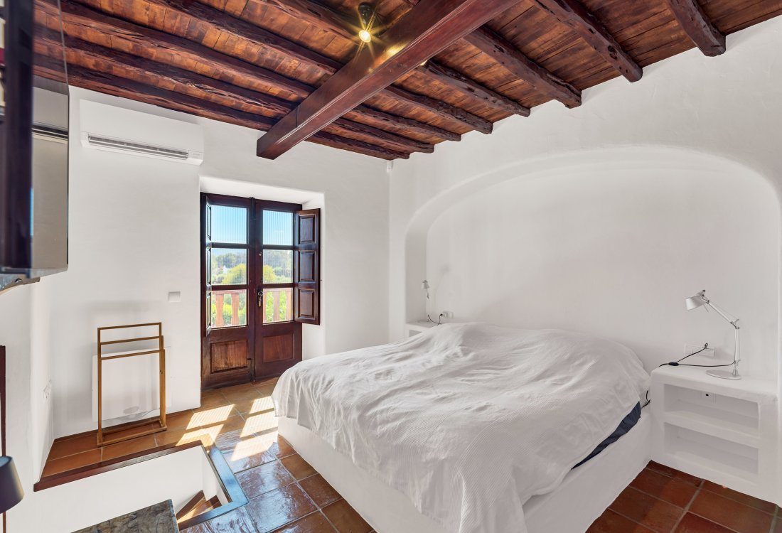 Encantadora finca renovada en ubicación idílica - 28