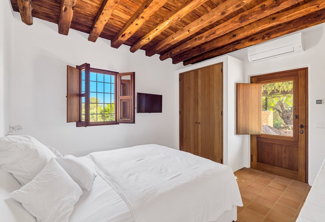 Encantadora finca renovada en ubicación idílica - 32