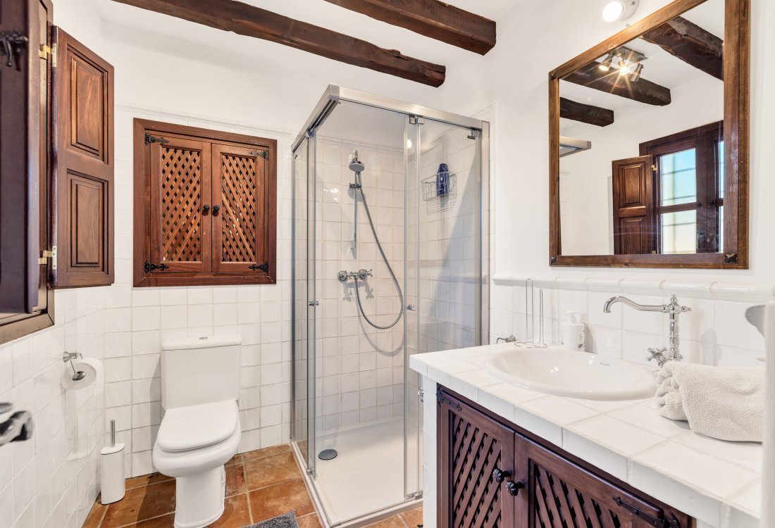 Encantadora finca renovada en ubicación idílica - 26
