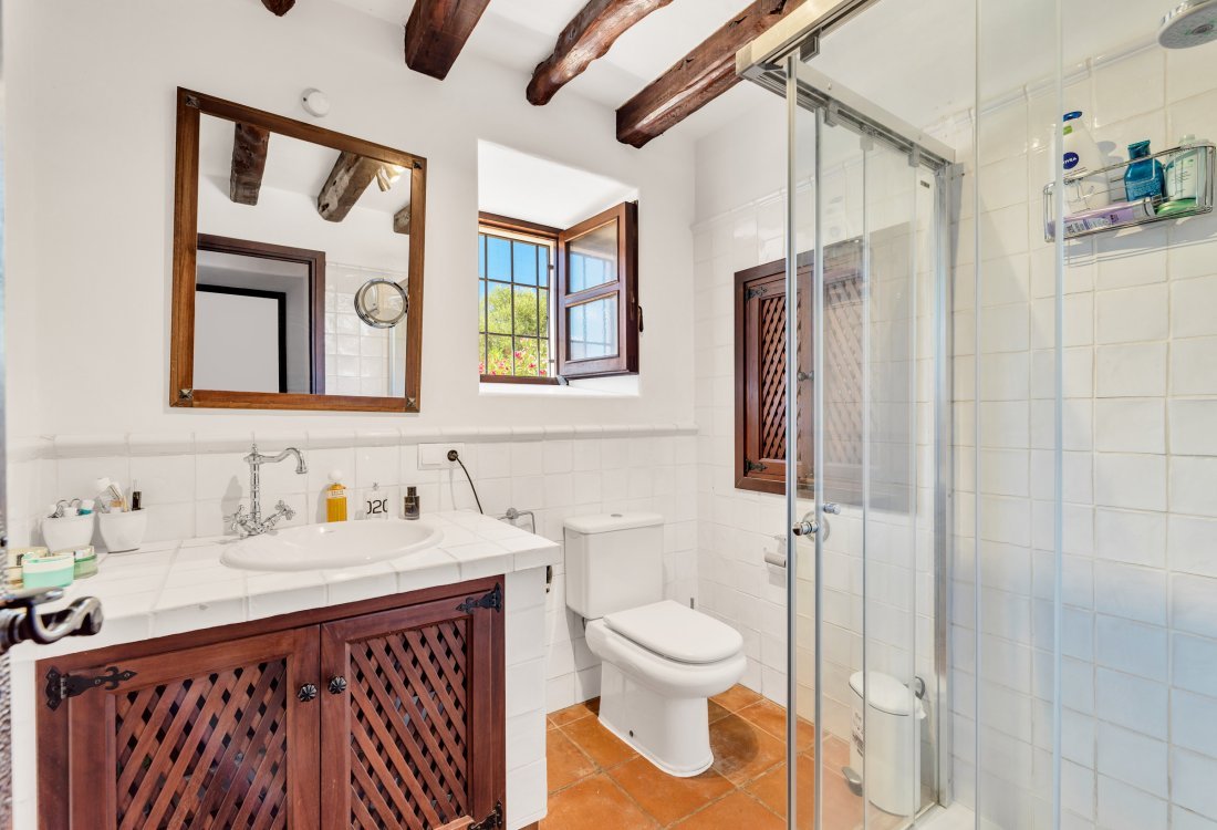 Encantadora finca renovada en ubicación idílica - 22