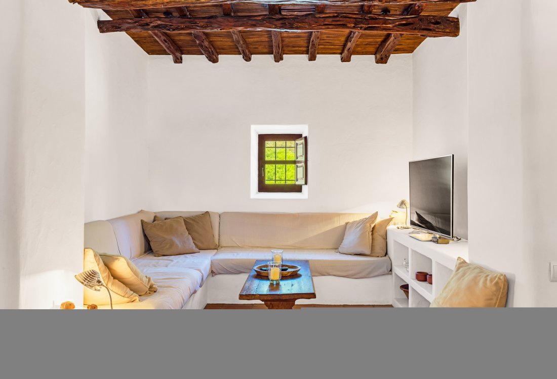 Encantadora finca renovada en ubicación idílica - 10