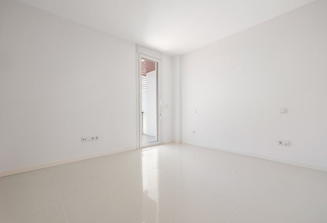 Bright duplex on the frontline of the beach - 18