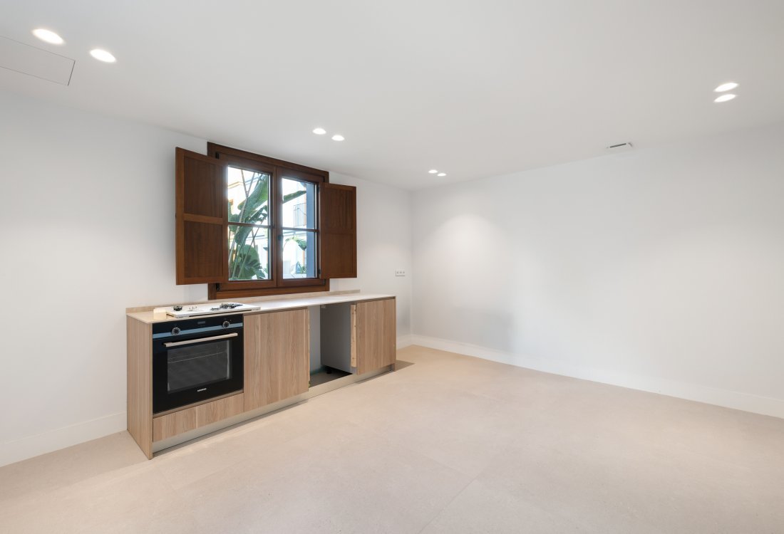 New built house in sought after location - 4