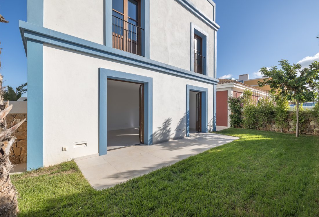 New built house in sought after location - 19