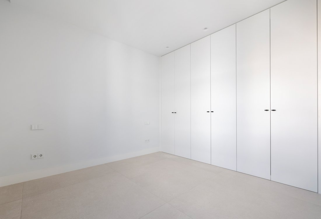 New built house in sought after location - 17