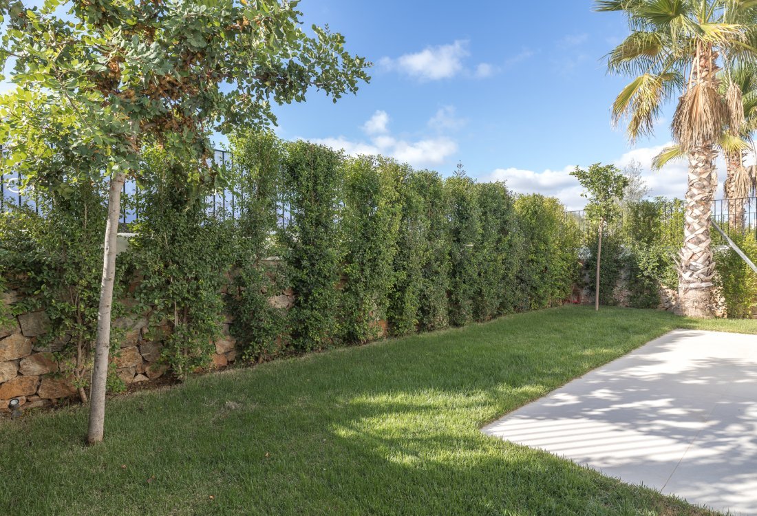 New built house in sought after location - 20