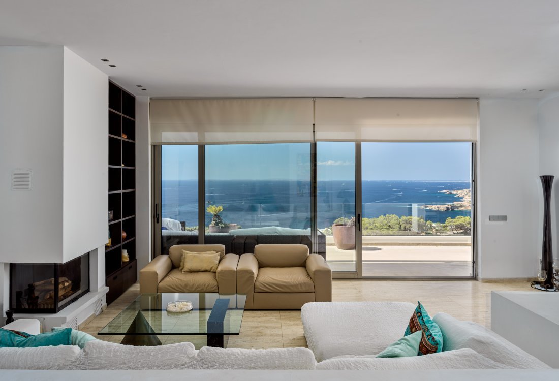 Contemporary villa with separate guest house - 5
