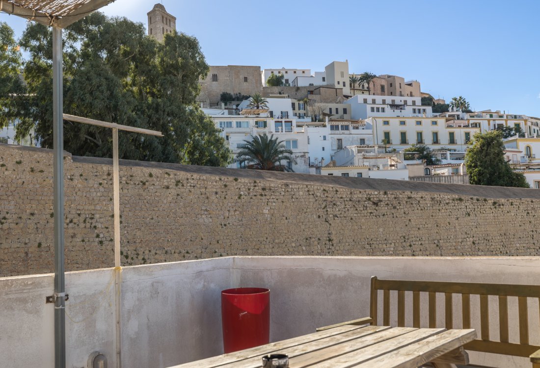 Charming townhouse with sunny rooftop terrace - 2