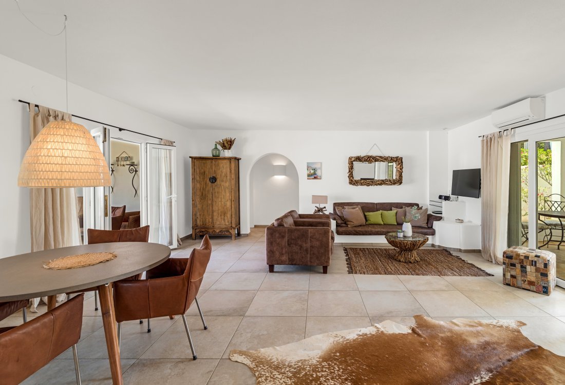 Charming home close to two stunning beaches - 2
