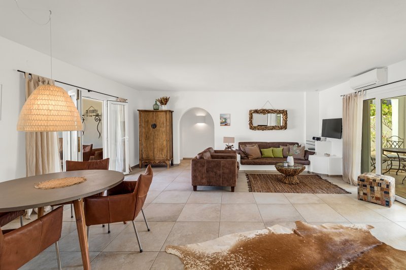 Charming home close to two stunning beaches - 2