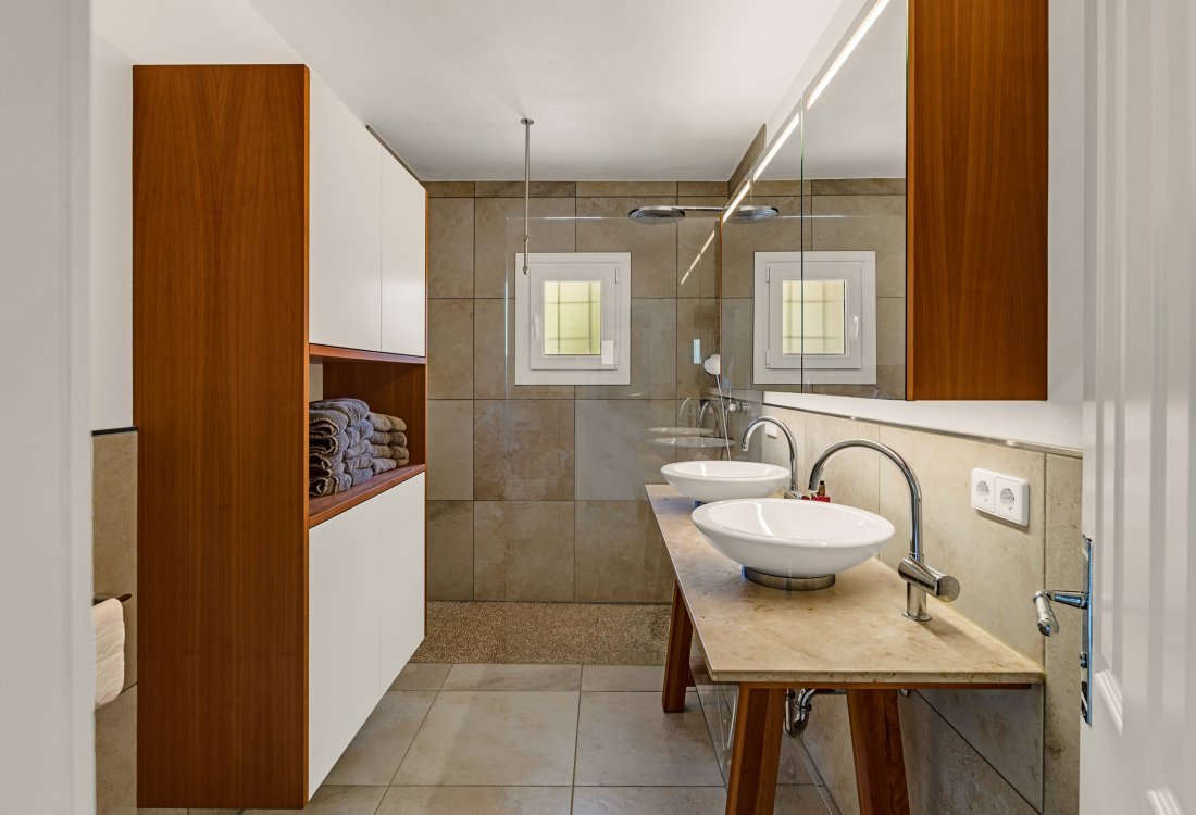 Charming home close to two stunning beaches - 14