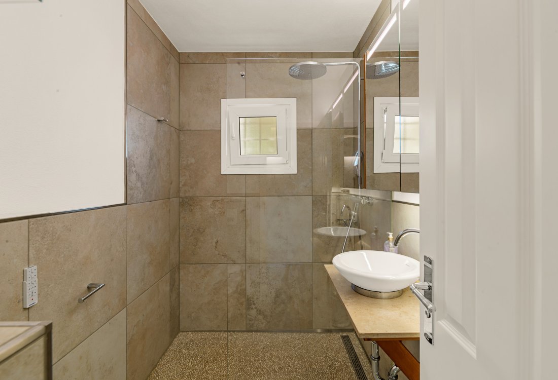 Charming home close to two stunning beaches - 18