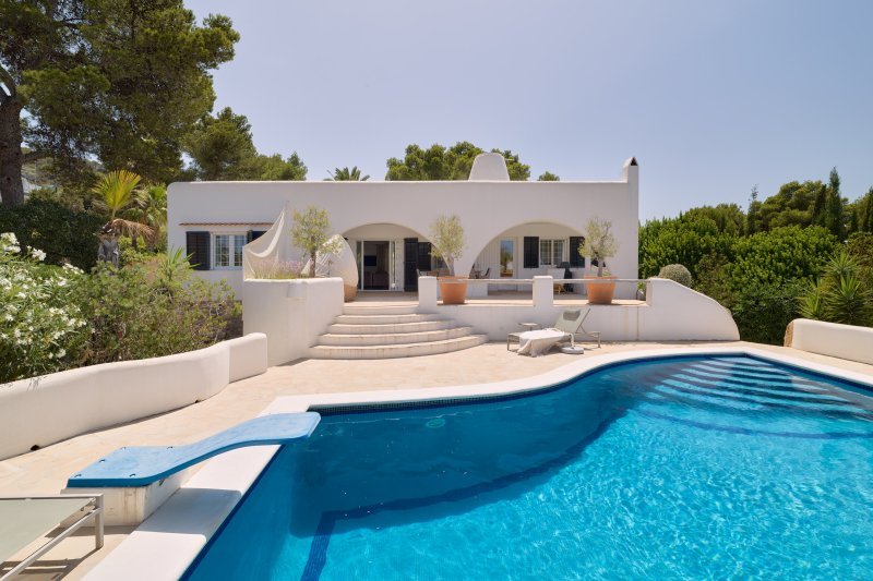 Charming home close to two stunning beaches - 1