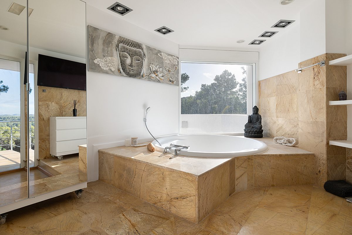 Beverly Hills-style villa in a private setting - 15