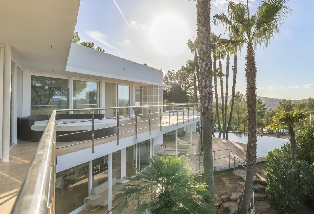 Beverly Hills-style villa in a private setting - 4
