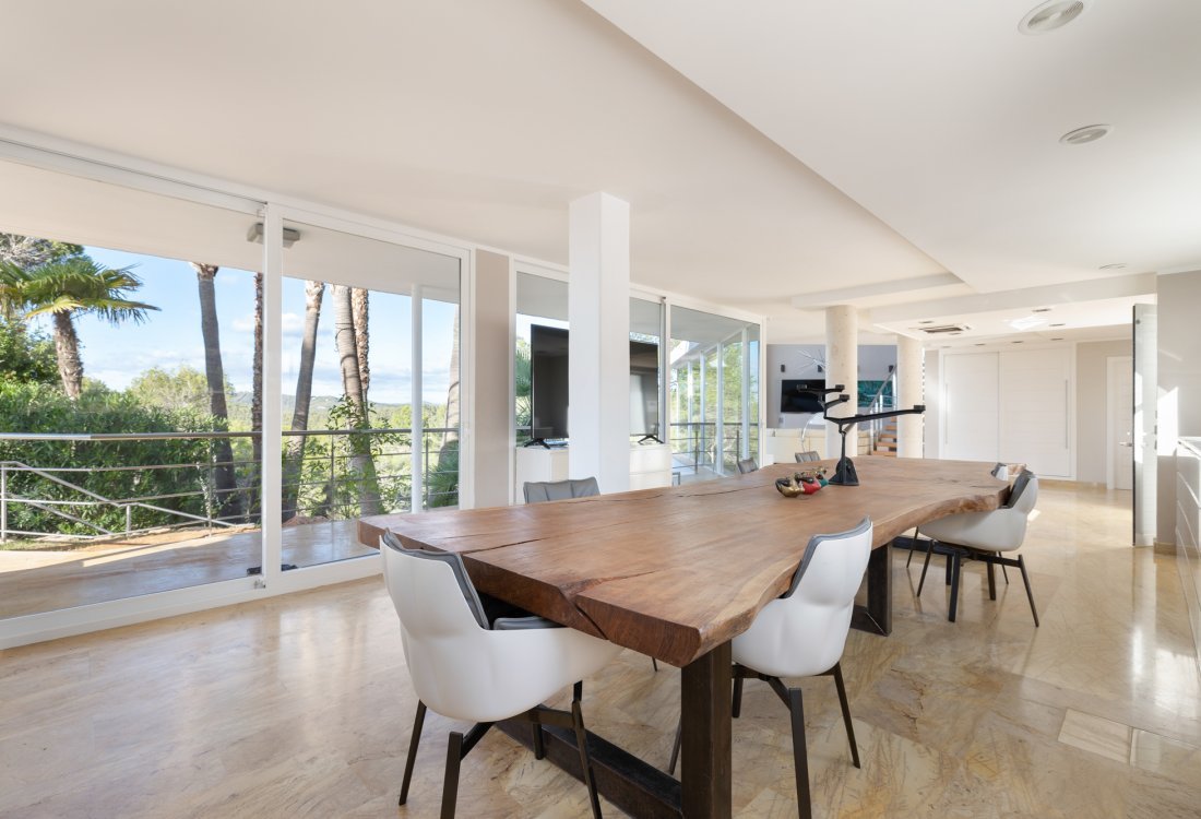 Beverly Hills-style villa in a private setting - 9