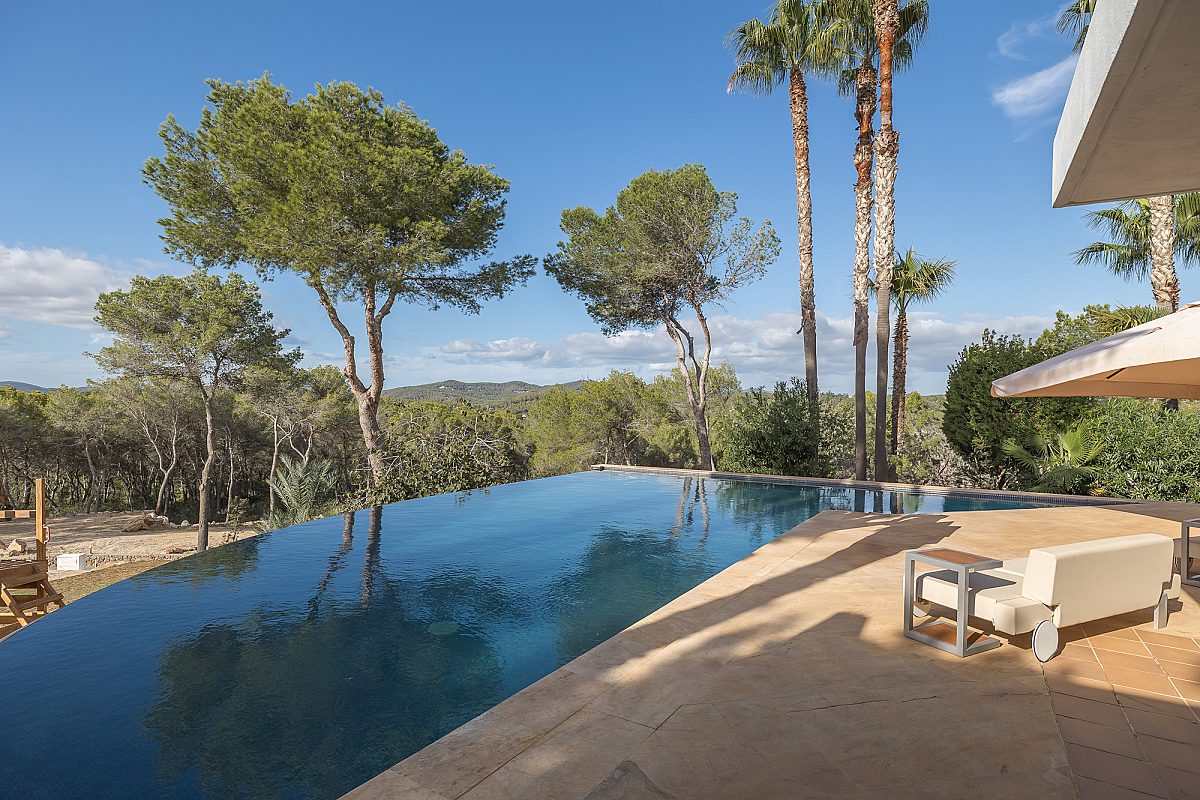 Beverly Hills-style villa in a private setting - 3