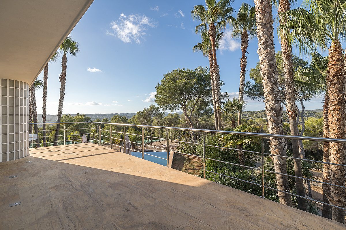 Beverly Hills-style villa in a private setting - 27
