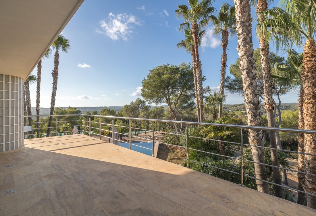 Beverly Hills-style villa in a private setting - 27